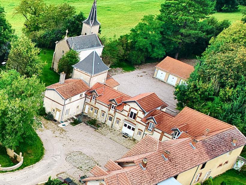 La chapelle et les communs